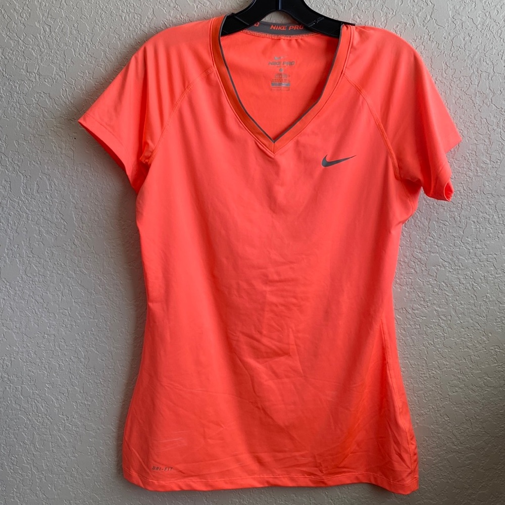Nike pro dry fit fitted workout shirt